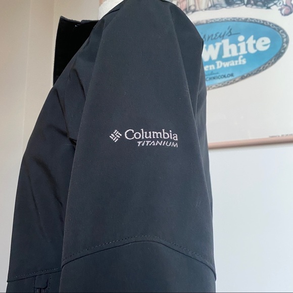 Women’s Columbia Titanium Jacket (BLACK) (XS) - Picture 7 of 7